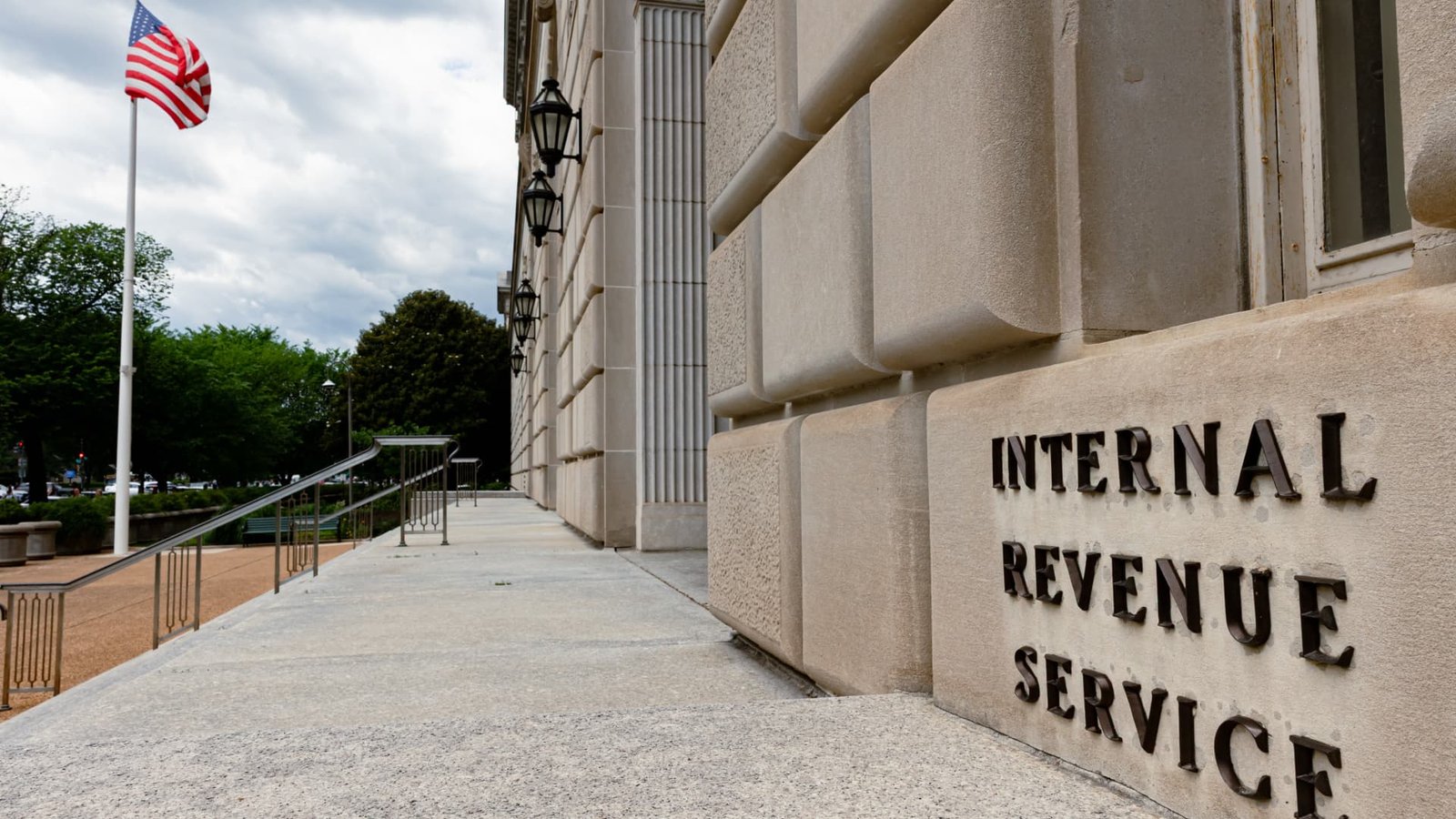 IRS tax debt agreements have plummeted: ‘I’ve never seen a number that low,’ taxpayer advocate says